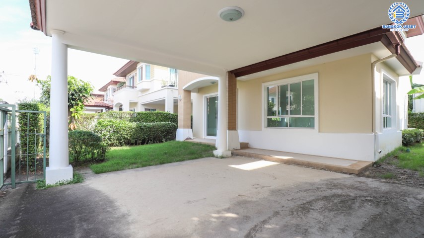 *****บ้านเดี่ยวมือสอง โครงการ ชวนชื่นกรีนบาวด์ กรุงเทพ-ปทุมธานี เนื้อที่ 56.2 ตร.ว. ฟังก์ชัน 3 ห้องนอน 3 ห้องน้ำ 2 ที่จอด บ้านสวยพร้อมเข้าอยู่ ภายในโครงการสภาพแวดล้อมดีมาก ใกล้สนามกอล์ฟ บนทำเลเดินทางสะดวก เชื่อมต่อถนนหลายเส้นทาง ใกล้จุดขึ้นทางด่วน "อุดรรัถยา"